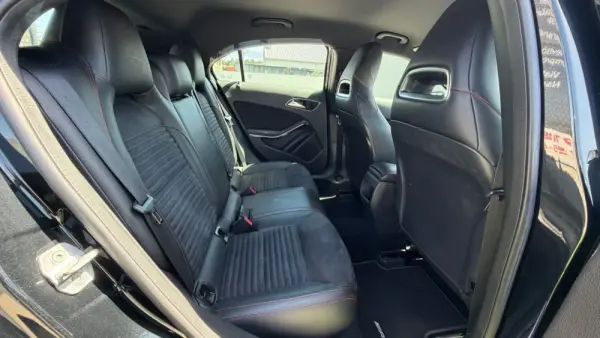 Mercedes-Benz A 200 CDi BlueEfficiency AMG Line 18
