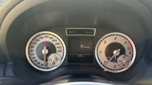 Mercedes-Benz A 200 CDi BlueEfficiency AMG Line 24