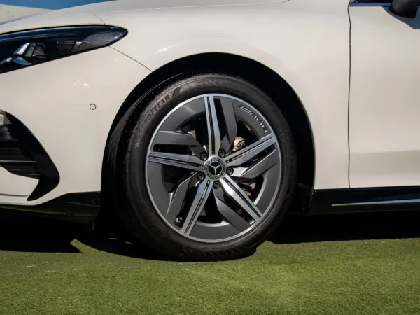 Mercedes-Benz CLA 250 EQ 11