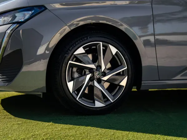 Peugeot 308 1.5 BlueHDi Allure Pack EAT8 10