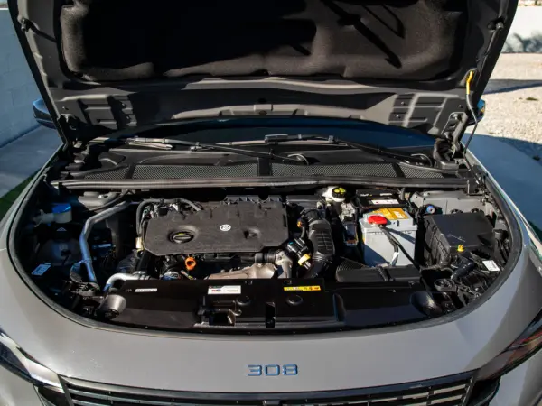 Peugeot 308 1.5 BlueHDi Allure Pack EAT8 33