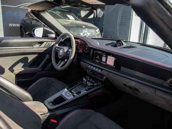 Porsche 911 (992) Carrera GTS 37