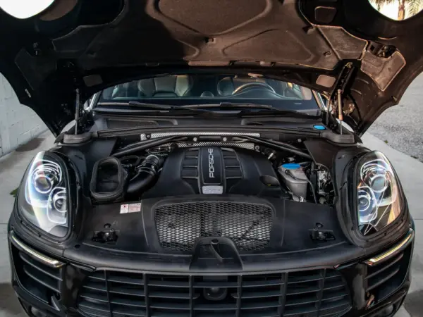 Porsche Macan S 36