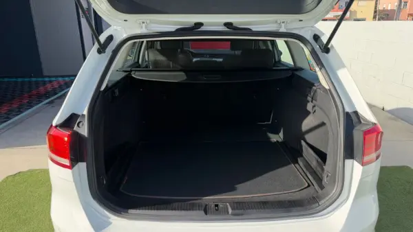 Volkswagen Passat Variant 1.6 TDI Highline 8