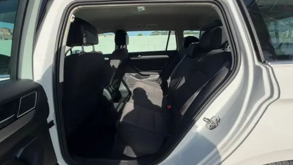 Volkswagen Passat Variant 1.6 TDI Highline 18