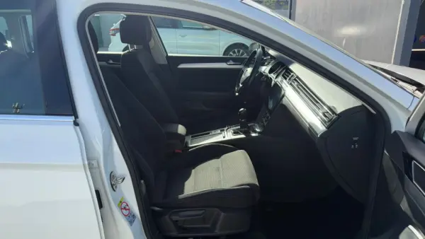 Volkswagen Passat Variant 1.6 TDI Highline 17