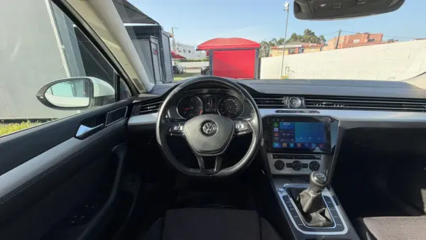 Volkswagen Passat Variant 1.6 TDI Highline 21