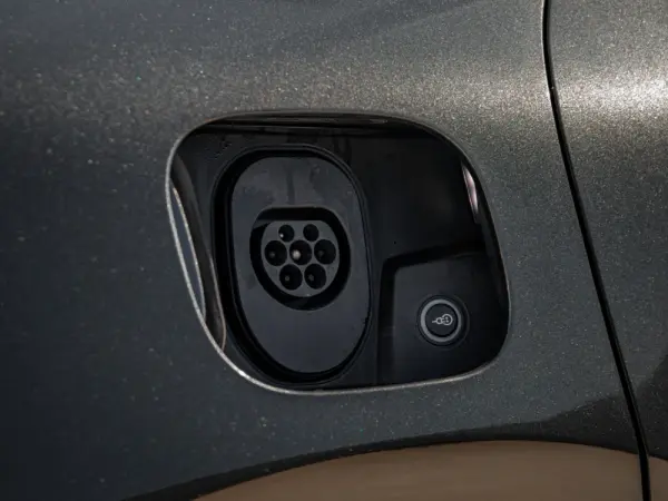 Porsche Macan Electric 4S 14