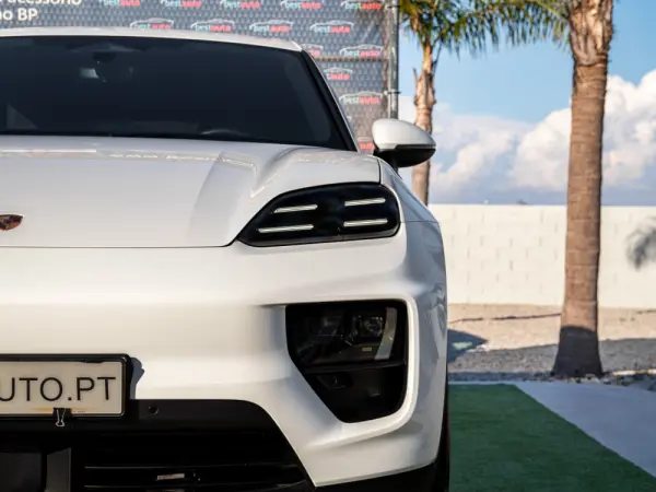 Porsche Macan Electric 18