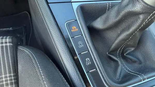 Volkswagen Golf 2.0 TDi GTD 37