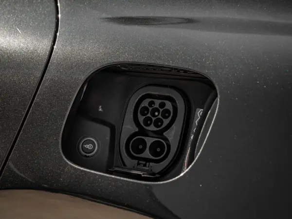 Porsche Macan Electric 4S 13