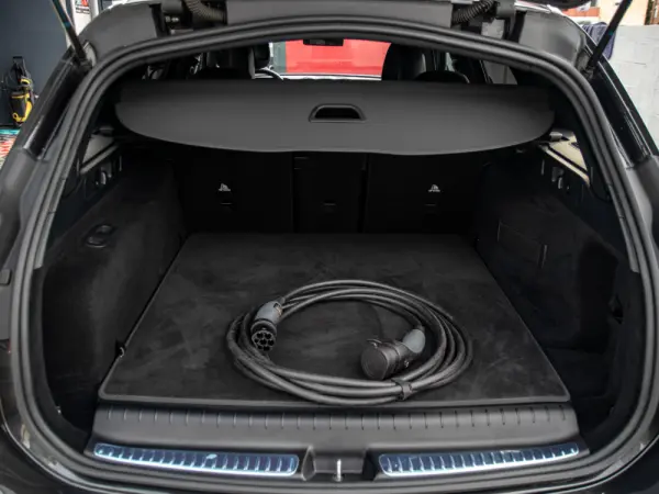 Mercedes-Benz C 300 e T 9G-TRONIC AMG Line 8