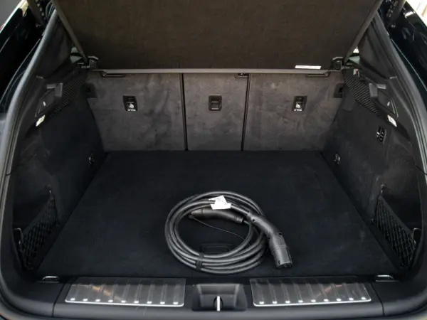 Porsche Macan Electric 4S 9