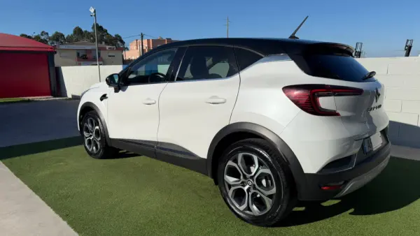Renault Captur 1.0 TCe Intens 10