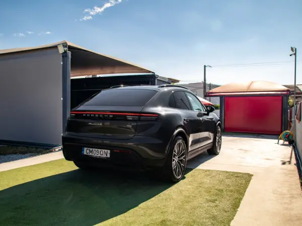 Porsche Macan Electric 4S 6