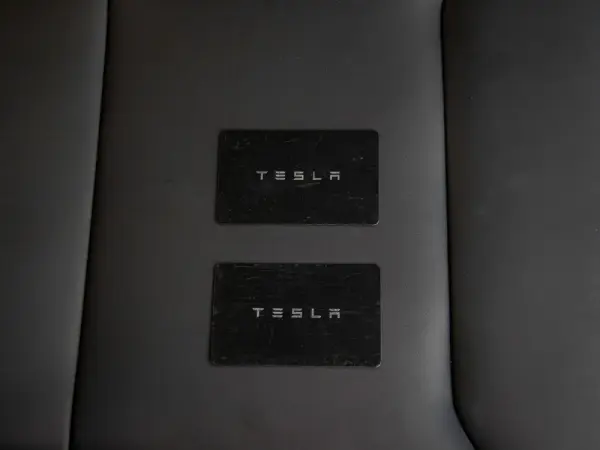 Tesla Model Y Long Range Tração Integral 32