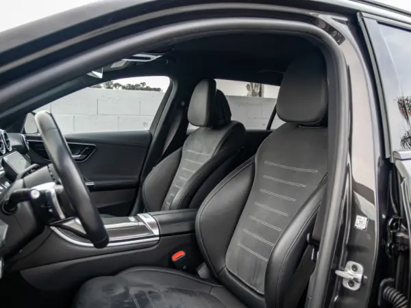 Mercedes-Benz C 300 e T 9G-TRONIC AMG Line 18