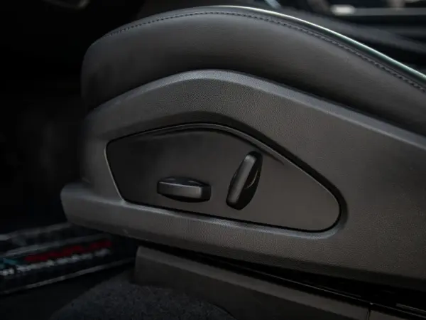Porsche Macan Electric 40