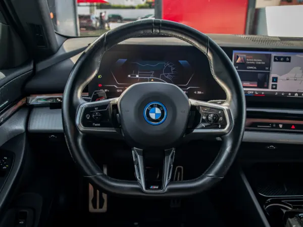 BMW i5 eDrive40 Pack Desportivo M 22