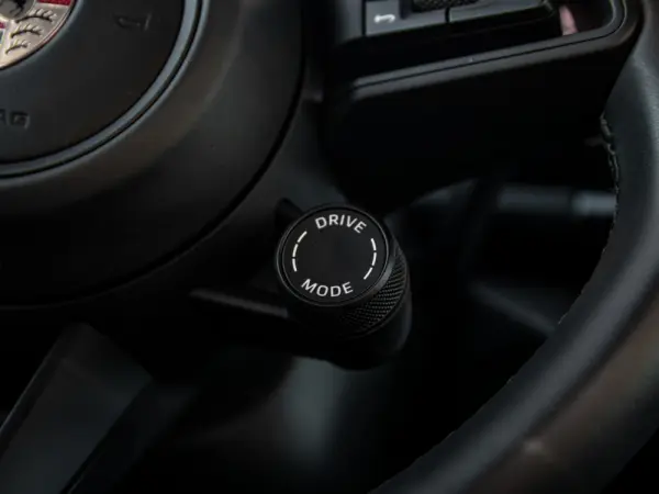 Porsche Macan Electric 26