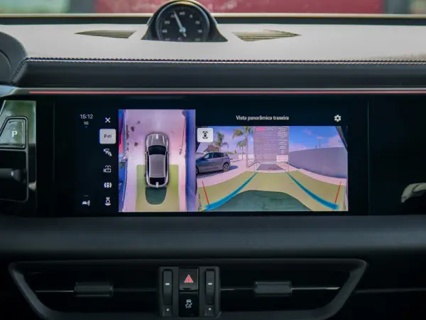 Porsche Macan Electric 4S 39