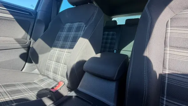 Volkswagen Golf 2.0 TDi GTD 39