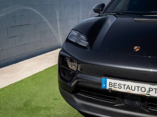Porsche Macan Electric 4S 16