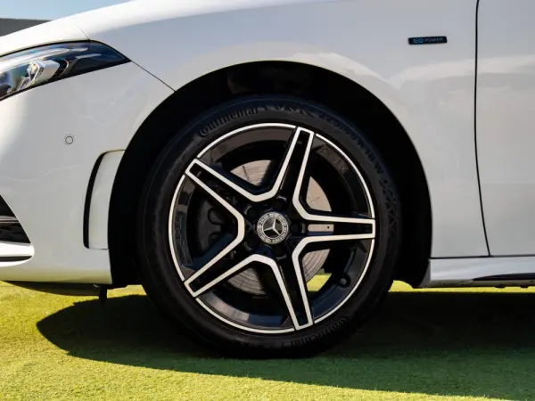 Mercedes-Benz A 250 e 8G-DCT Edition AMG Line 6