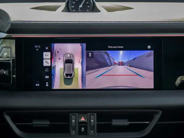 Porsche Macan Electric 4S 38