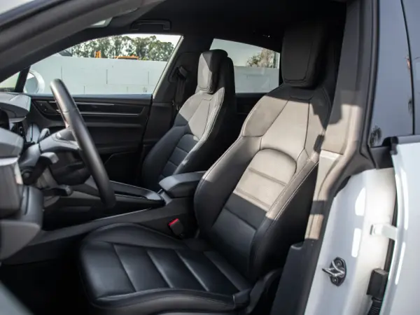 Porsche Macan Electric 21