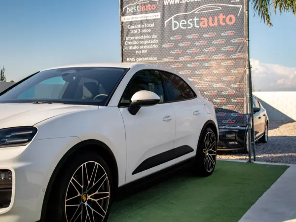 Porsche Macan Electric 3