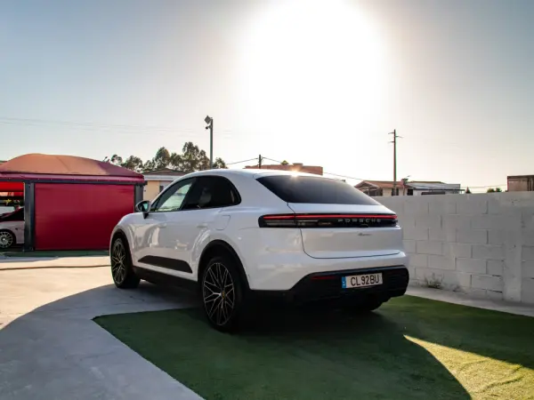 Porsche Macan Electric 13