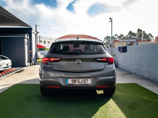 Opel Astra 1.0 Innovation S/S 7
