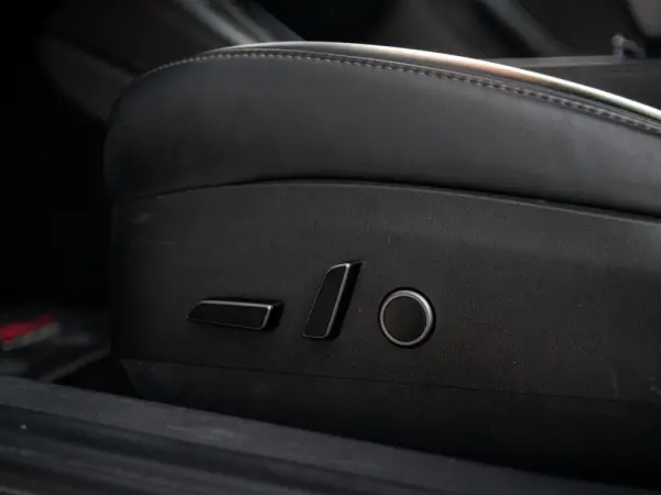 Tesla Model 3 Performance Dual Motor AWD 34