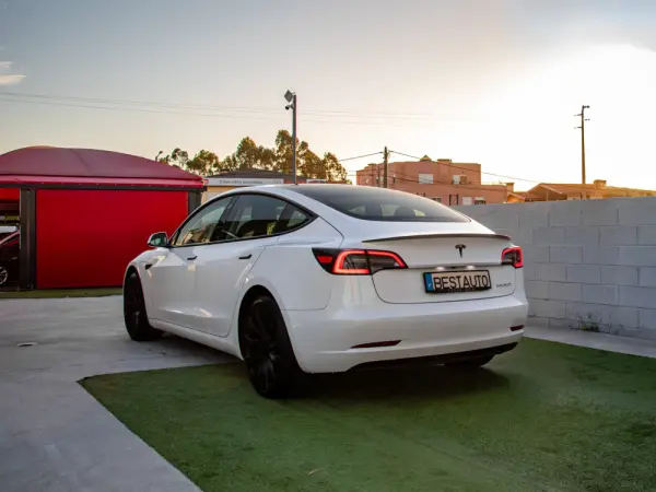 Tesla Model 3 Performance Dual Motor AWD 12