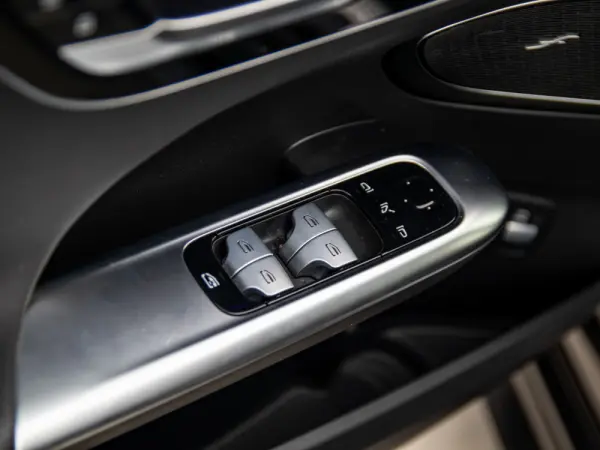 Mercedes-Benz C 300 e T 9G-TRONIC AMG Line 42