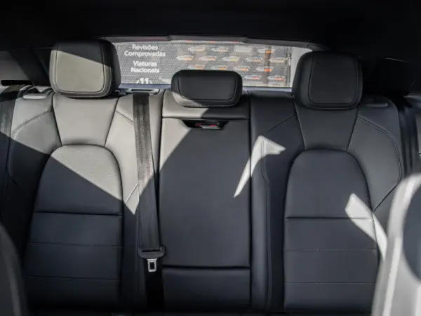 Porsche Macan Electric 22