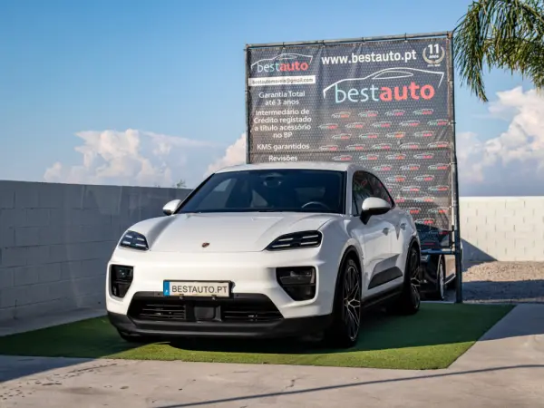 Porsche Macan Electric 2