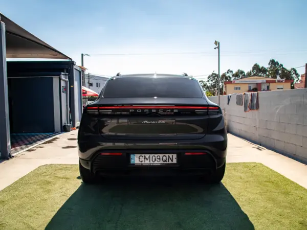Porsche Macan Electric 4S 7