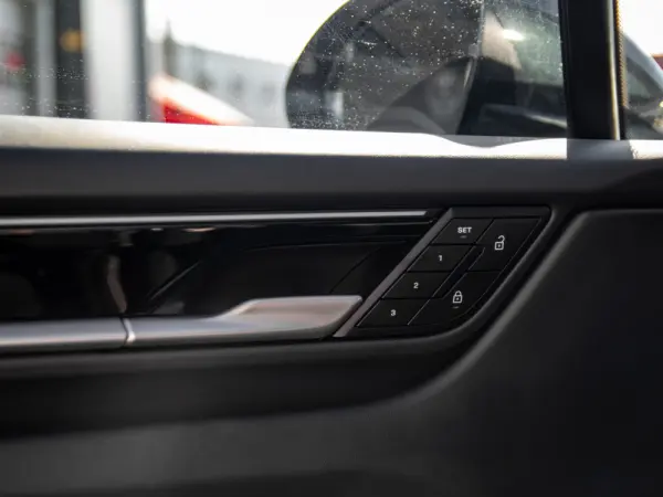 Porsche Macan Electric 4S 45