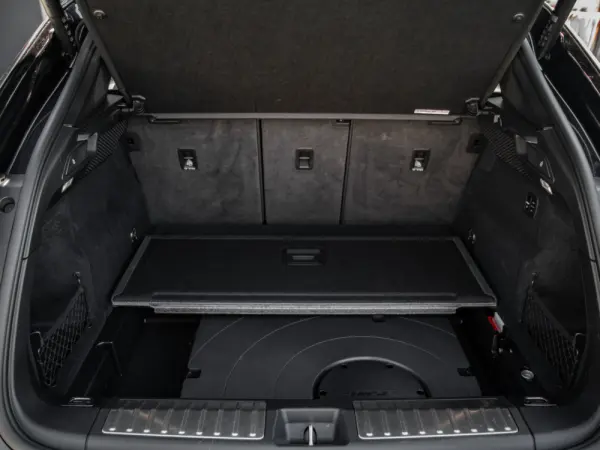 Porsche Macan Electric 4S 10