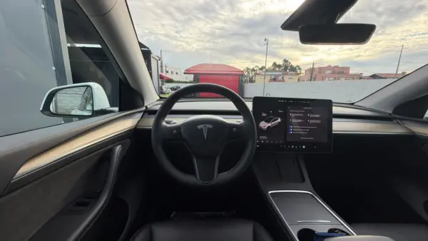 Tesla Model Y Tração Traseira 26