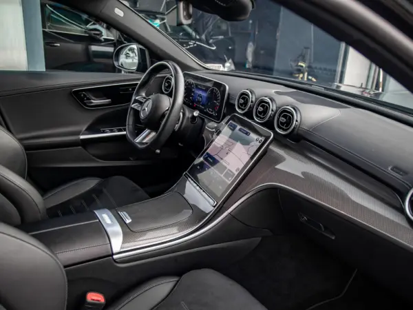 Mercedes-Benz C 300 e T 9G-TRONIC AMG Line 38
