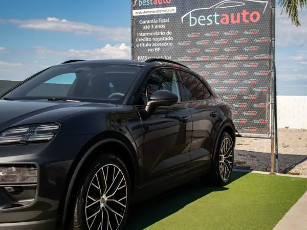 Porsche Macan Electric 4S 3