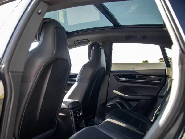Porsche Macan Electric 4S 23
