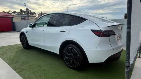 Tesla Model Y Tração Traseira 14
