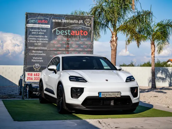 Porsche Macan Electric 4