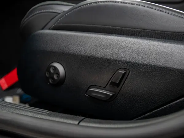 Mercedes-Benz C 300 e T 9G-TRONIC AMG Line 43