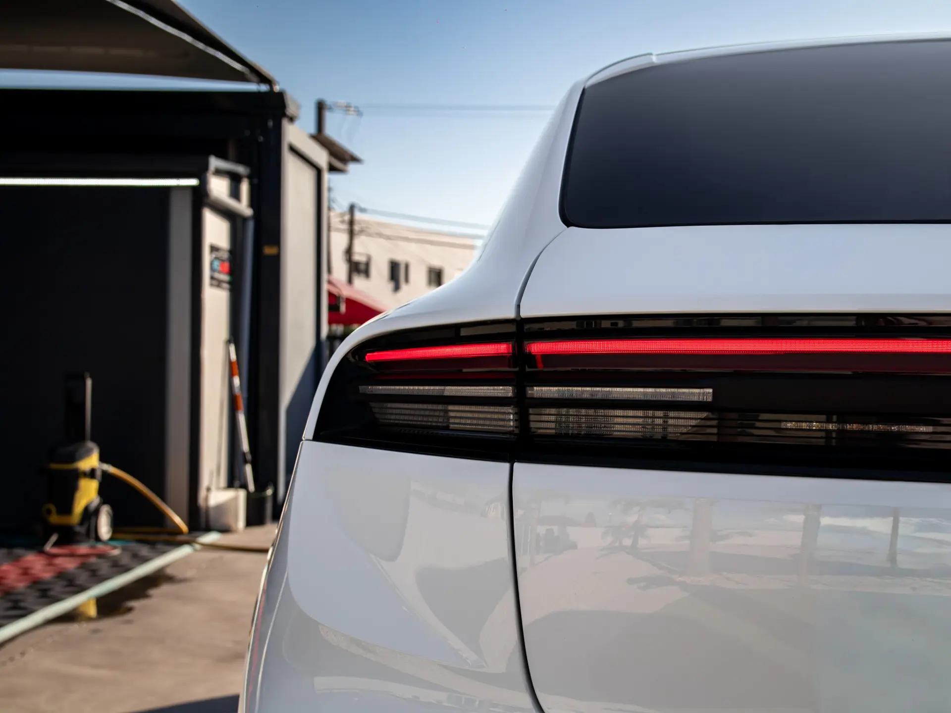 Porsche Macan Electric 12