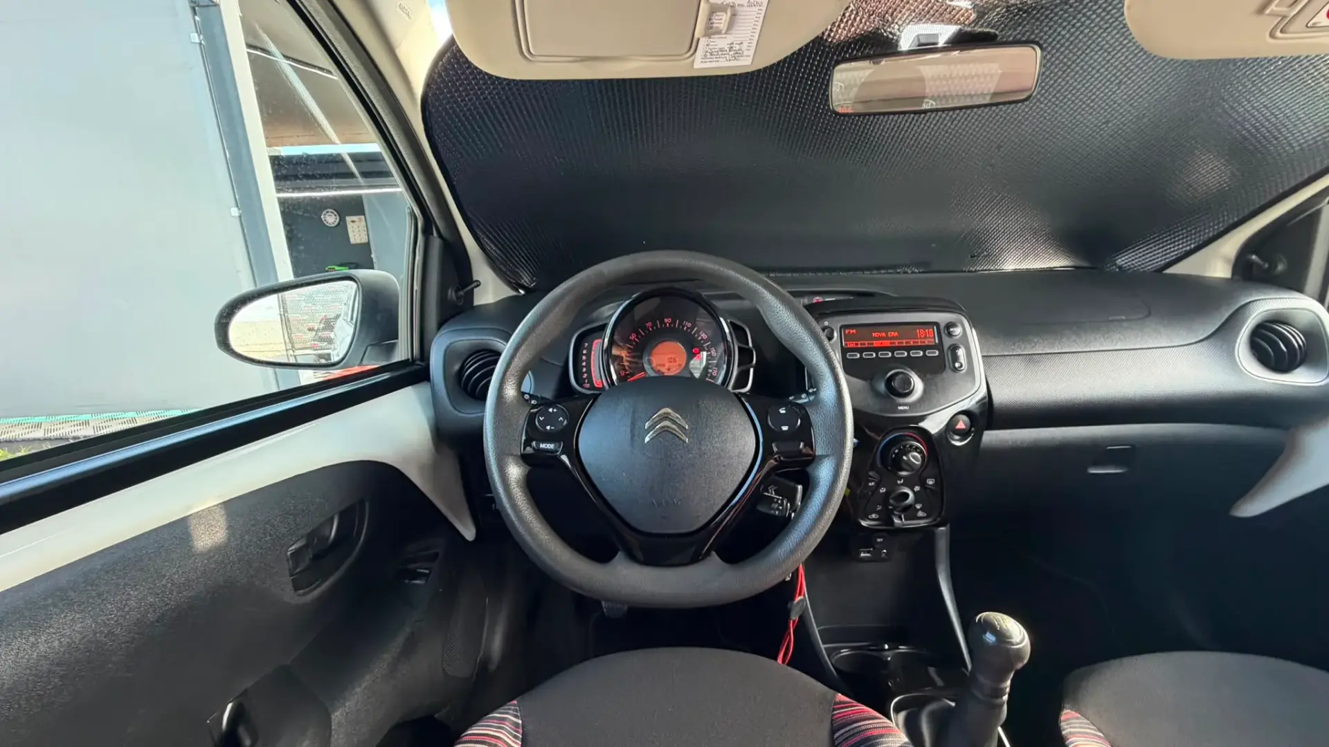 Citroen C1 1.2 VTi Shine 22